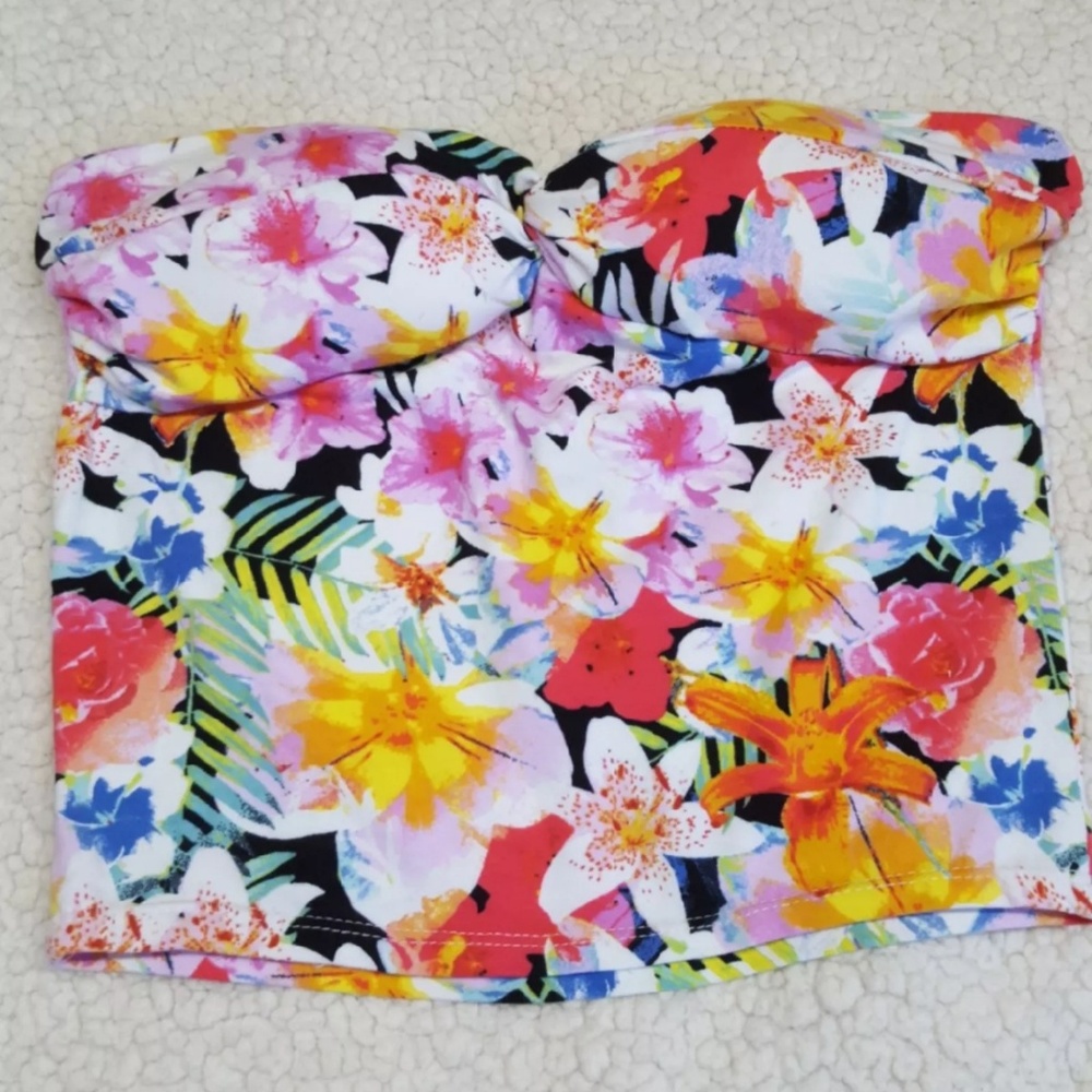 AMBIANCE APPAREL crop top size Medium