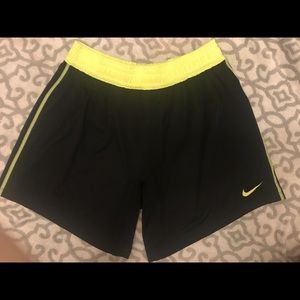 Women's Nike Dri-Fit shorts! ✔️✔️