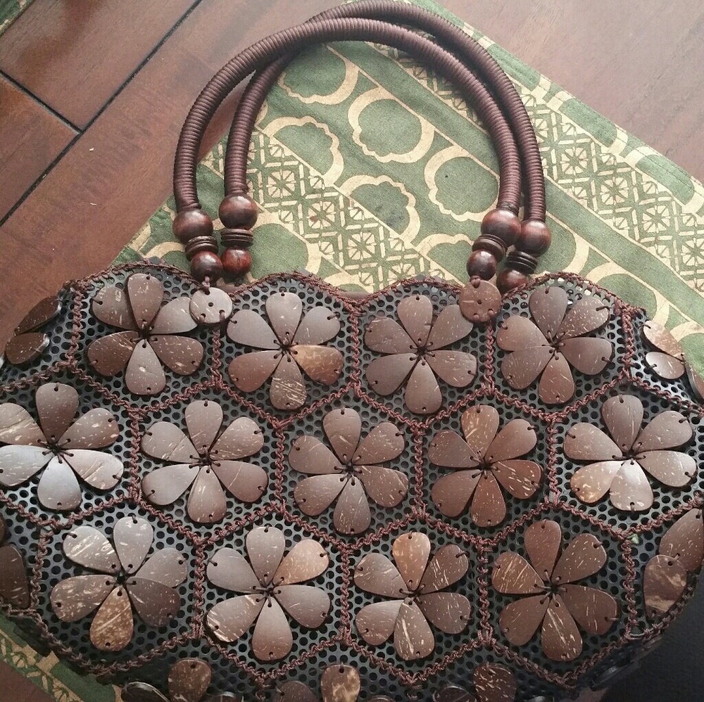Unique Floral Pattern Purse