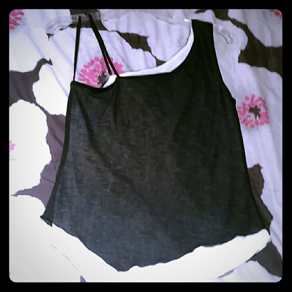 New listing must go, make an offer❤very cool Top