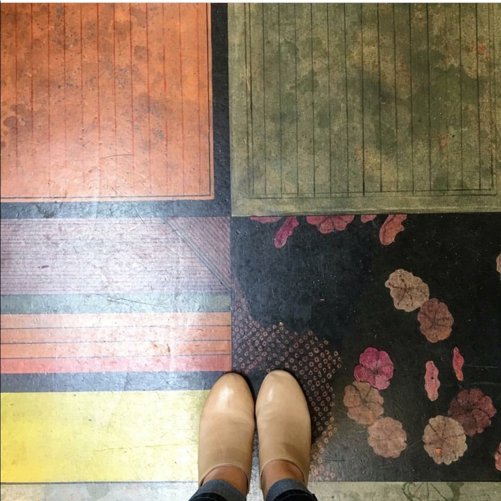 Cream Leather Closed Toe Slip On Wooden Mule Clog - Picture 2 of 5