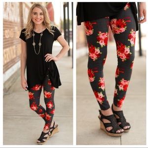 Red/Black Roses Super Soft Leggings