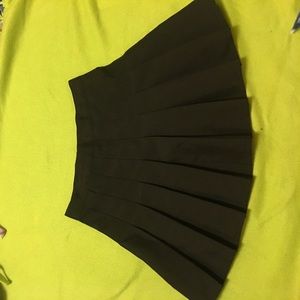 Black pleated skirt