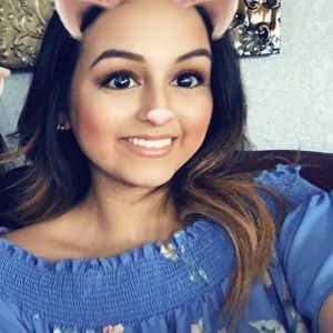 Meet your Posher, Alexandra