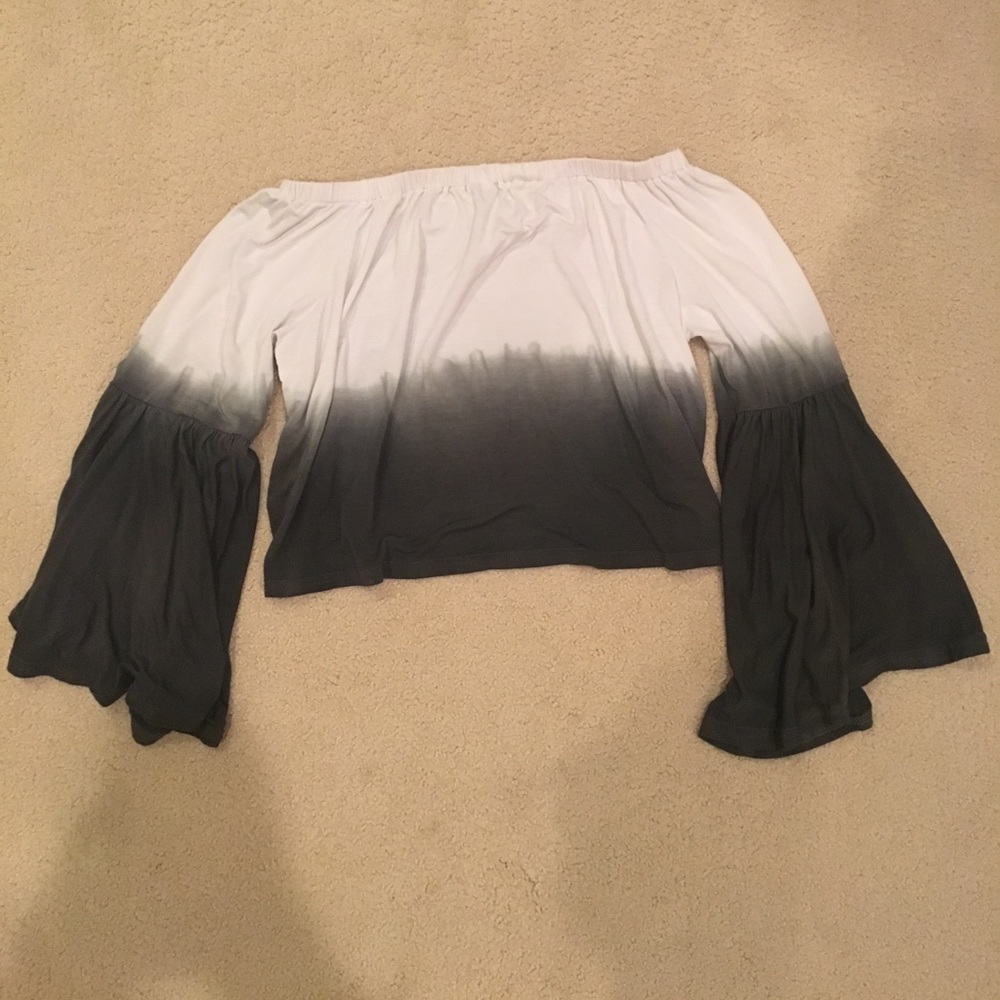 Fade out Off the shoulder shirt