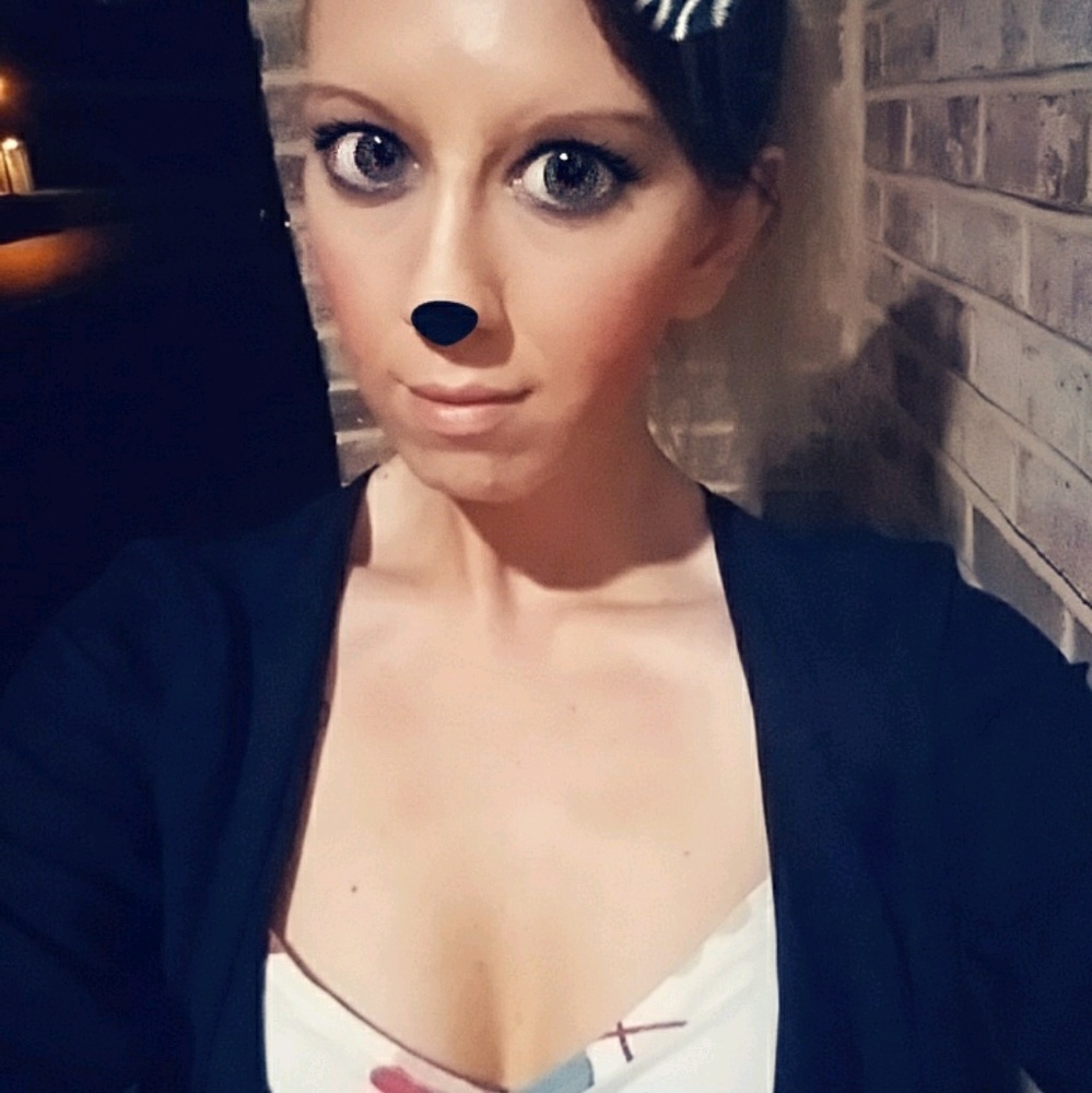 🌻Meet your Posher, Chelsea🌻