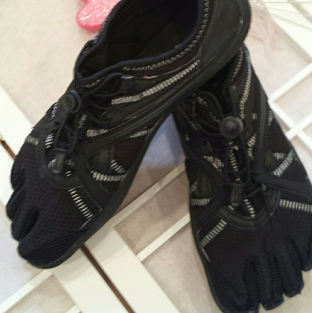 Fila Toe Shoes Black silver 8
 Water Adjustable