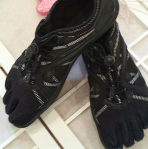 Fila Toe Shoes Black silver 8
 Water Adjustable