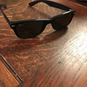 Ray ban new wayfarers.