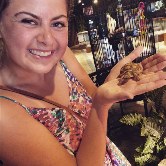 Meet your Posher, Brooke - Picture 5 of 8