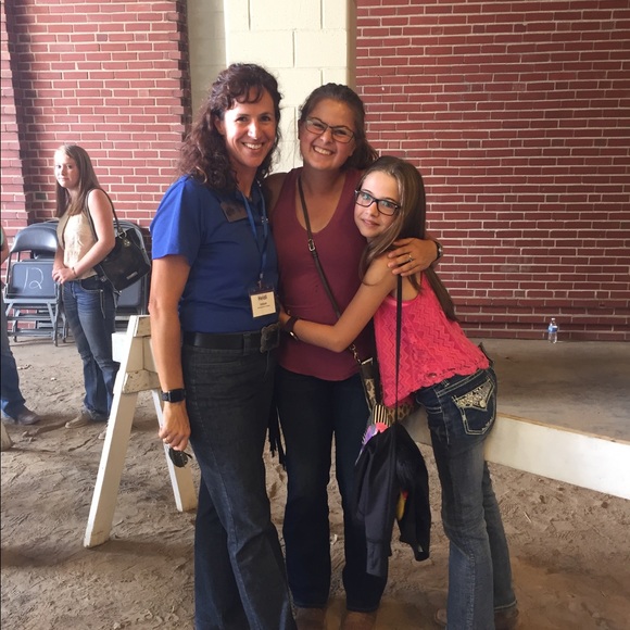 Meet your Posher, Brooke - Picture 3 of 8