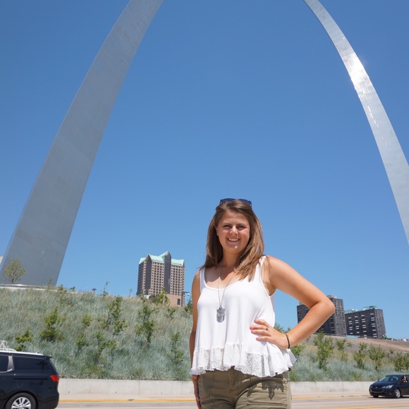 Meet your Posher, Brooke - Picture 2 of 8