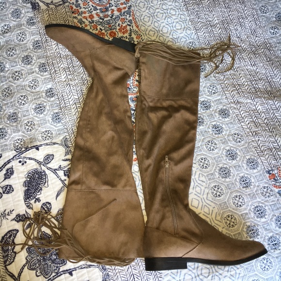 Lust For Life Rascal Suede Boots - Picture 4 of 8