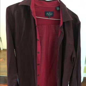 Men's maroon business casual button down shirt