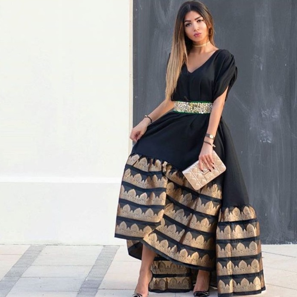 Abaya, kaftan, caftan, shalwar, lengha, dress