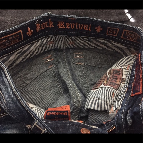 👖ROCK REVIVAL Capri Jean👖 - Picture 3 of 8