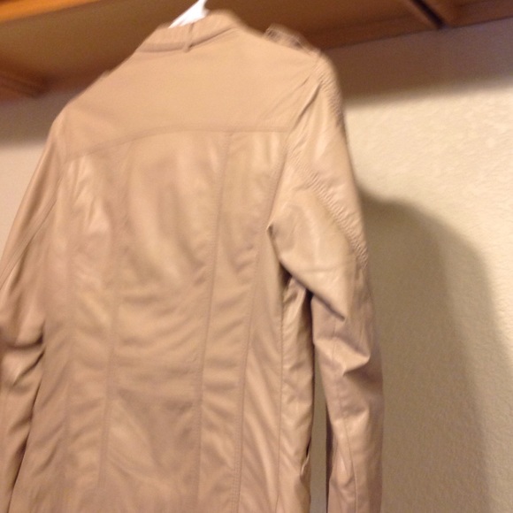 Jacket - Picture 3 of 4
