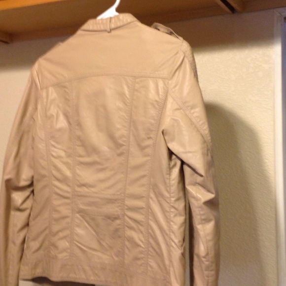 Jacket - Picture 4 of 4