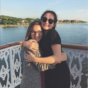 Meet your Posher, Lola