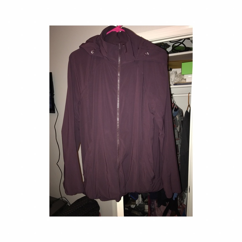 ❗️❗️ SOLD ❗️❗️Lululemon rain/wind jacket