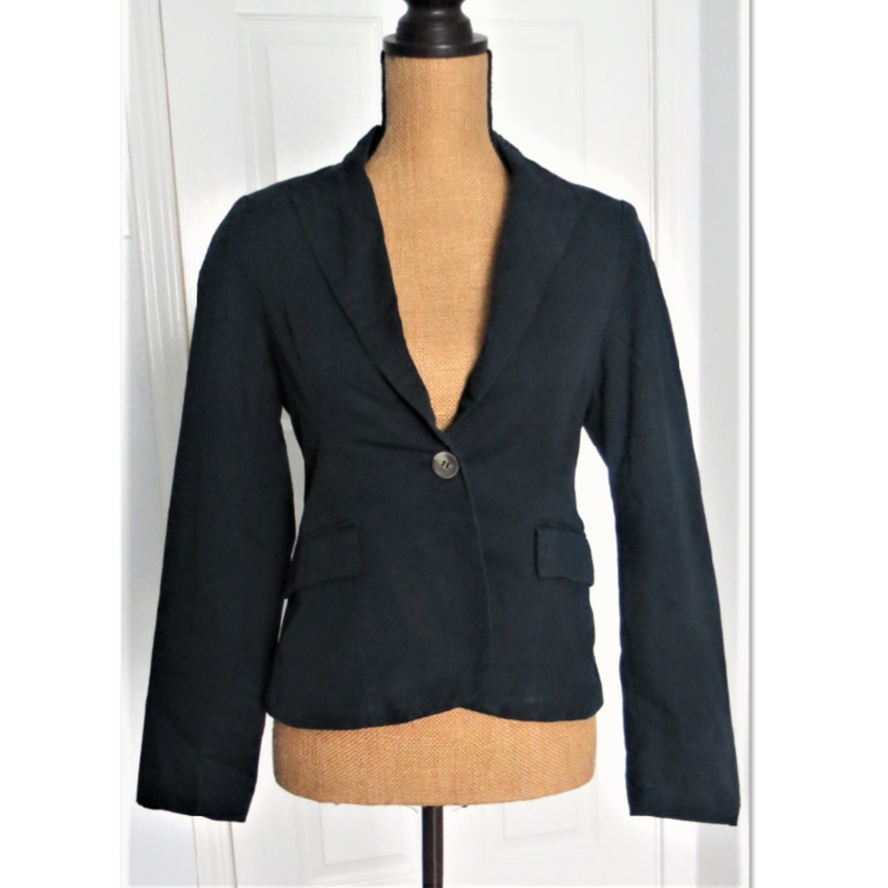 Chic, essential, & for the successful blazer