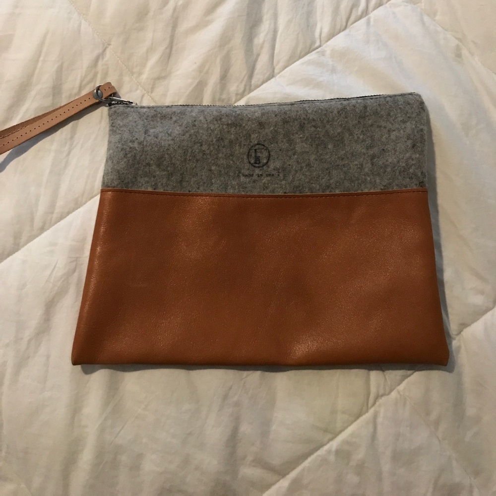 Fleabag clutch
