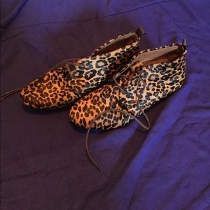 Donated // Gap leopard animal oxford booties