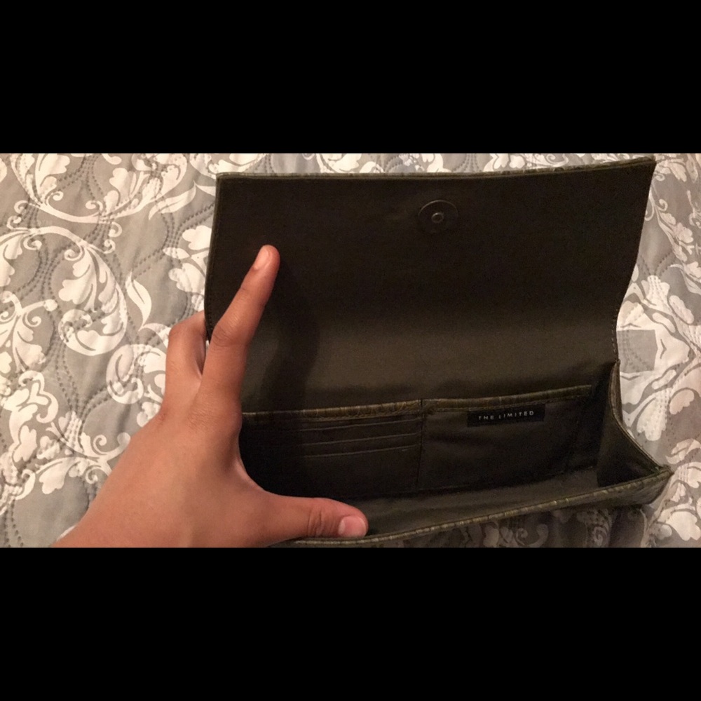 Limited clutch