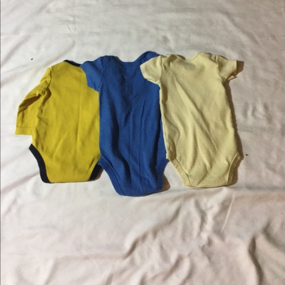 Bundle of six month onesies - Picture 3 of 4