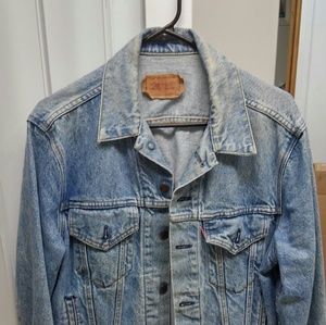 Levis denim jacket 42R, USA M