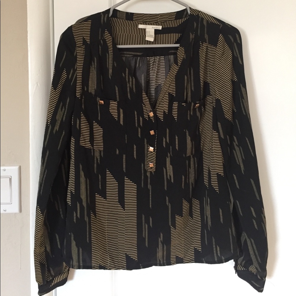 Long sleeve patterned blouse