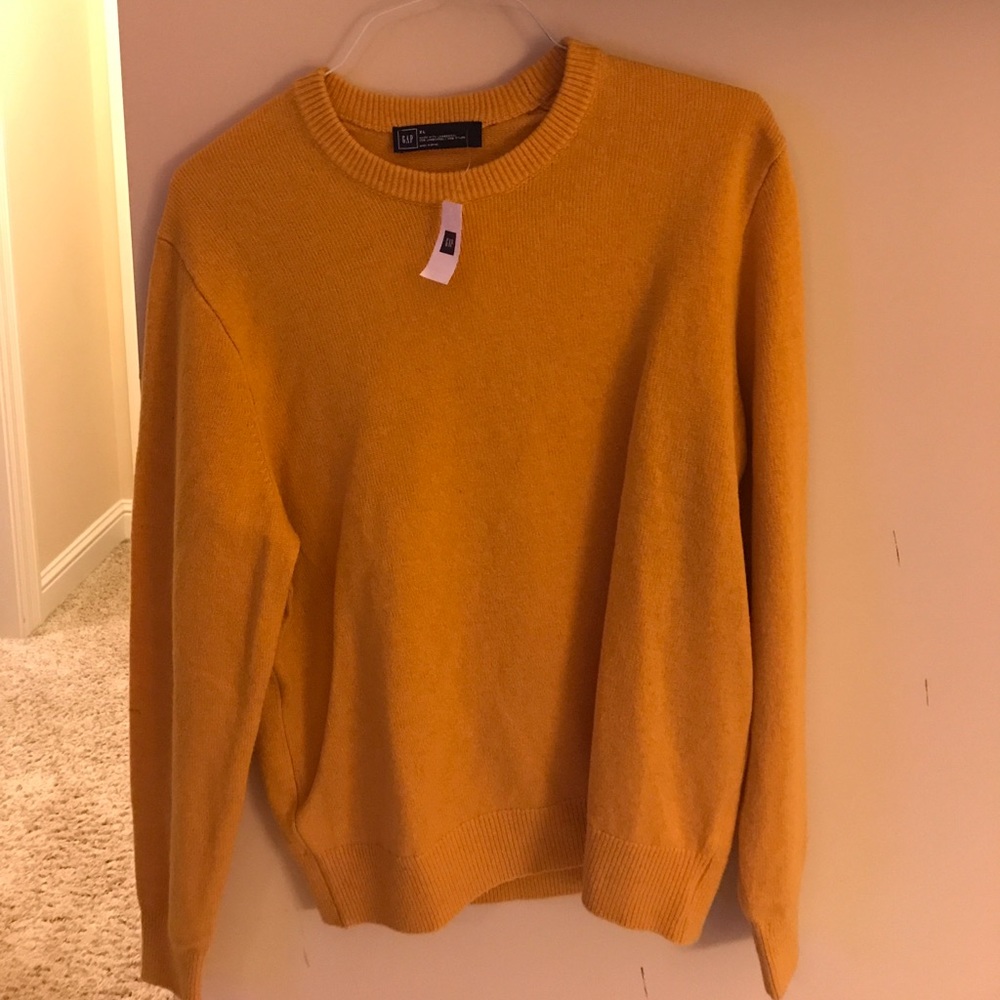 Gap sweater
