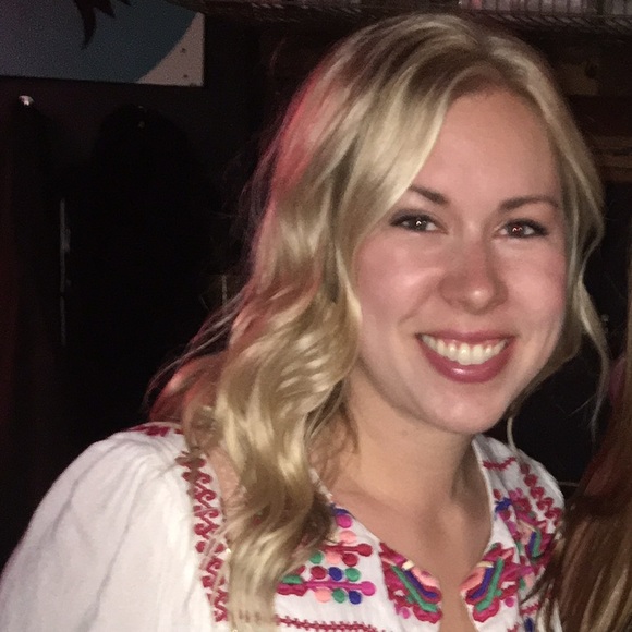 Meet your Posher, Cayli - Picture 1 of 1