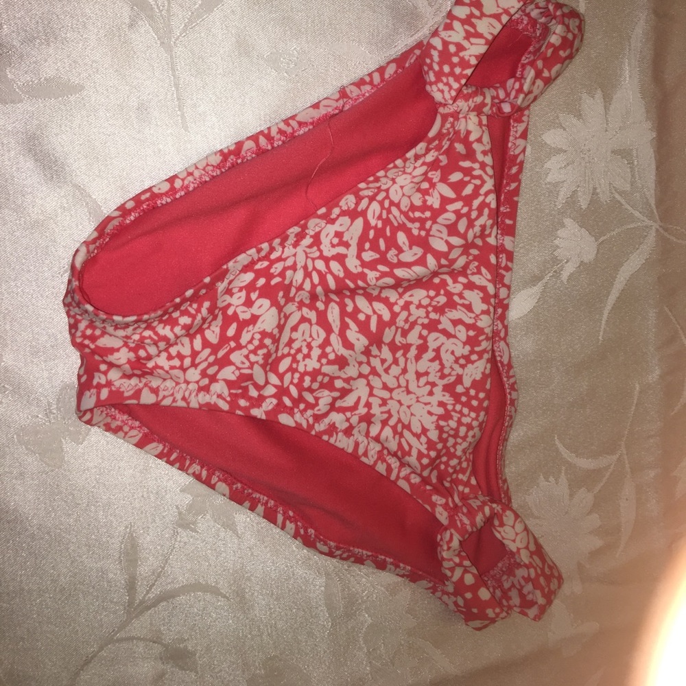 Coral halter bikini - Picture 3 of 3