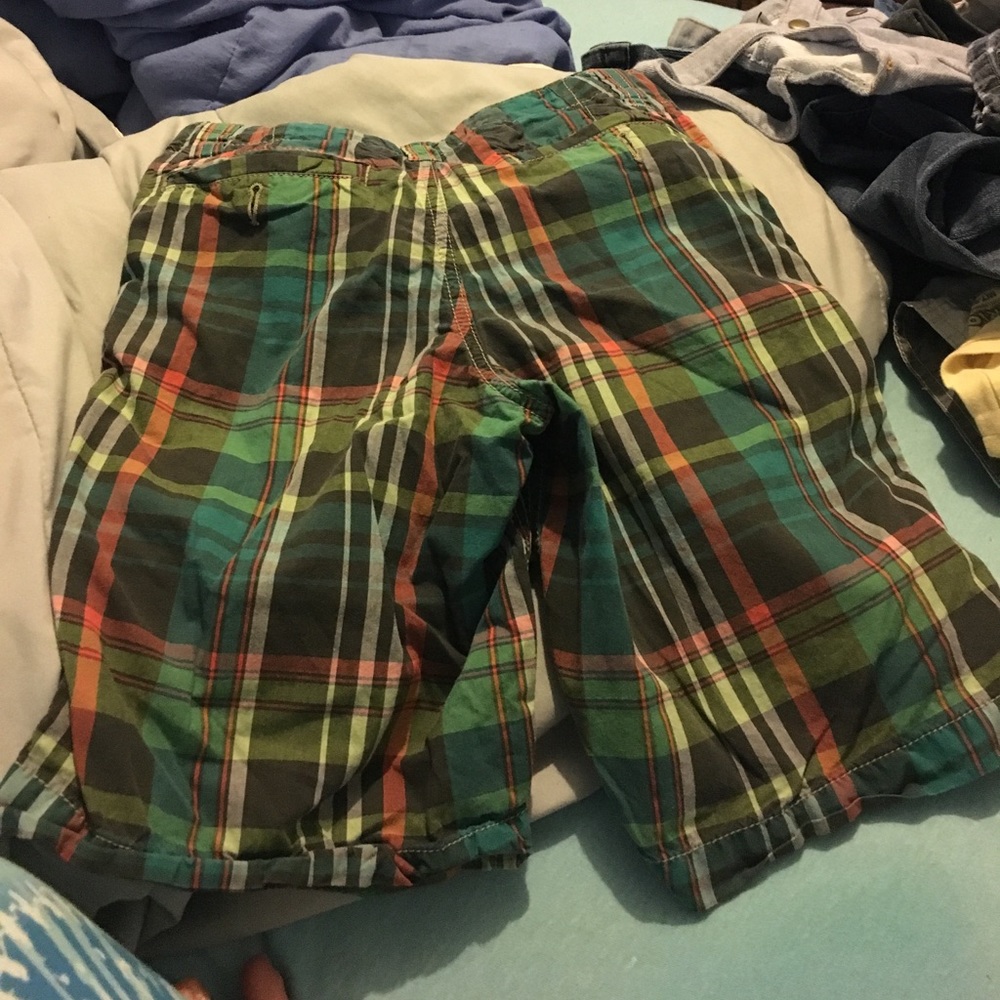 Shorts - Picture 3 of 3