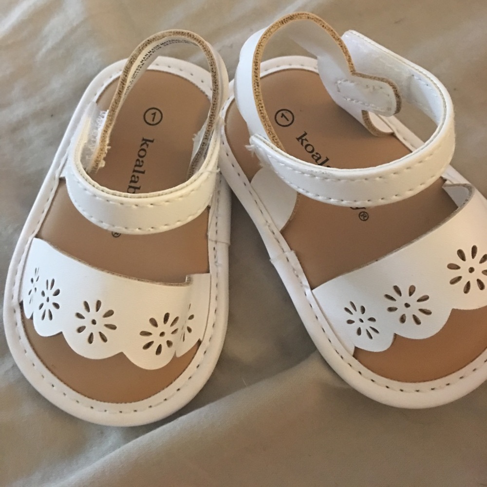 🌻Cute white summer sandals 🌻