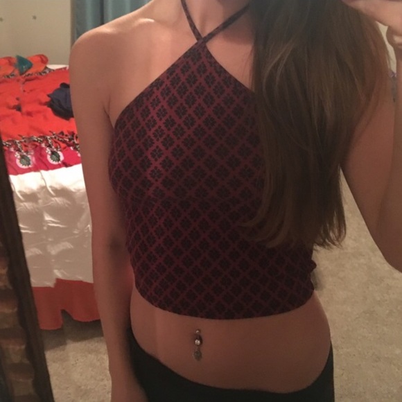Cropped Halter Top - Picture 3 of 4