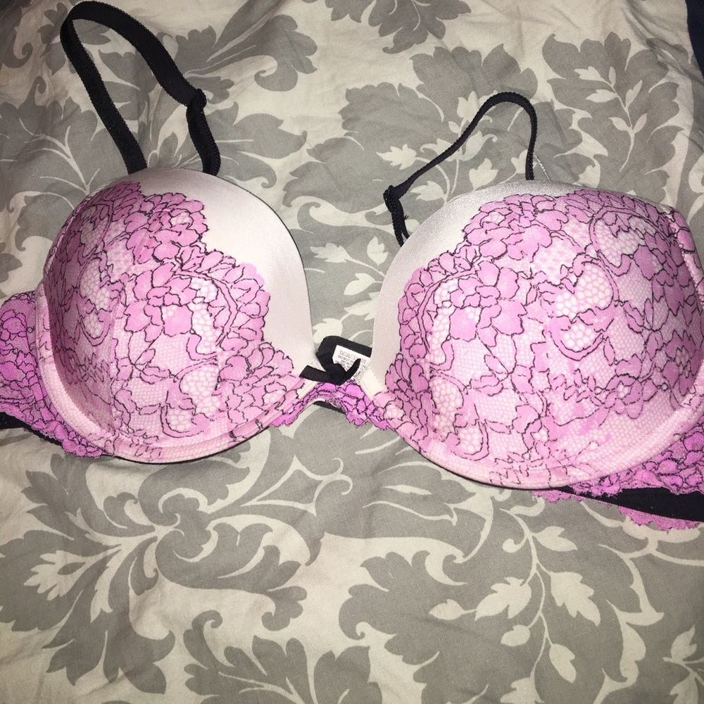 Magenta Victoria's Secret Bra 💕