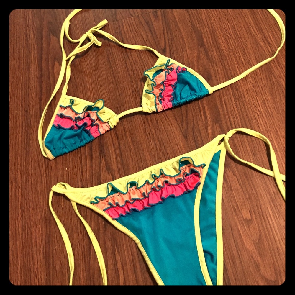 Cha cha bikini 👙 bold! Like new!!