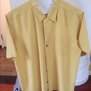 Men's yellow short sleeve business casual shirt