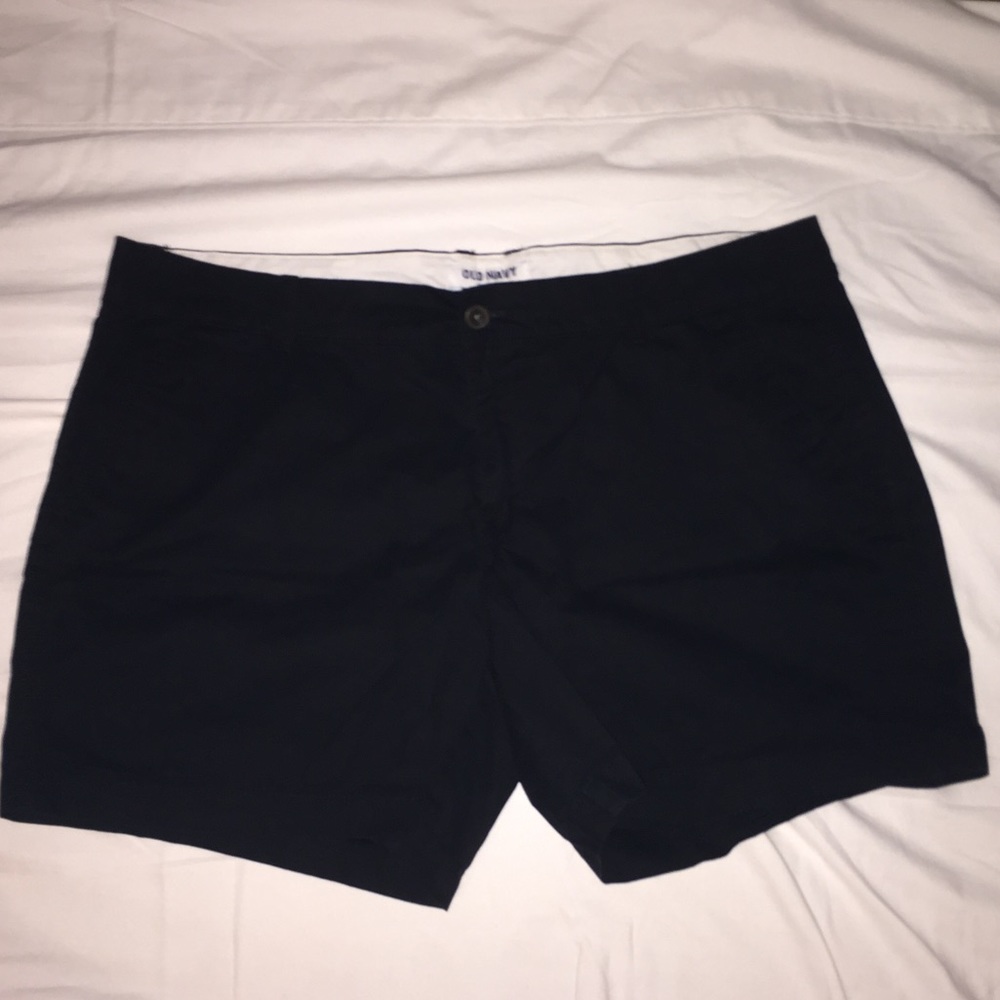 Mid-Rise Black Shorts