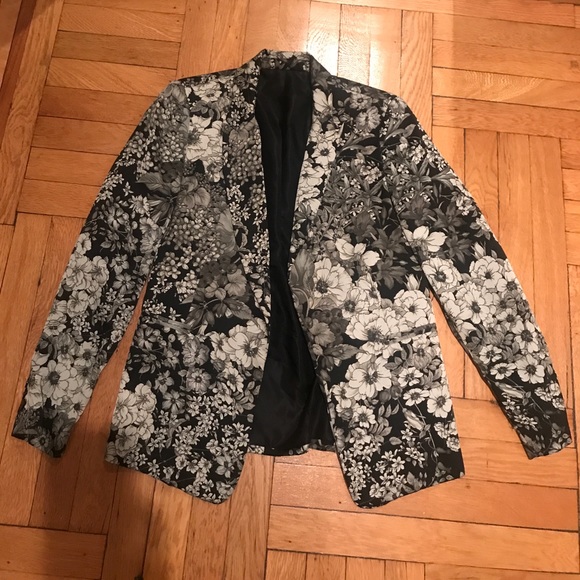 Zara Jackets & Blazers - Zara Black / White Printed Silky Blazer