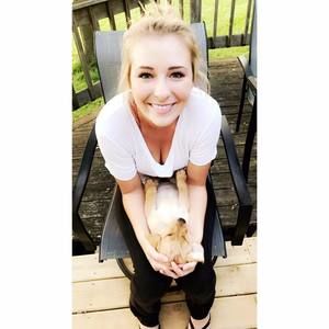 Meet your Posher, Emily