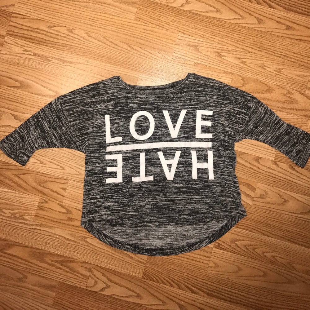 "Love | Hate" semi-croptop quarter-sleeve