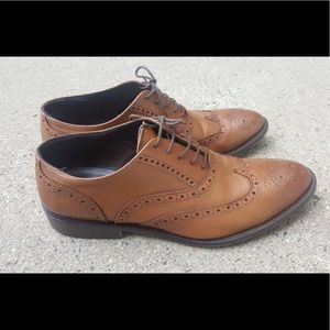 Italian winged tip men's shoes