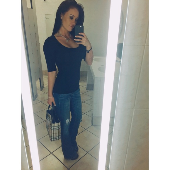 Meet your Posher, Taylor - Picture 5 of 6