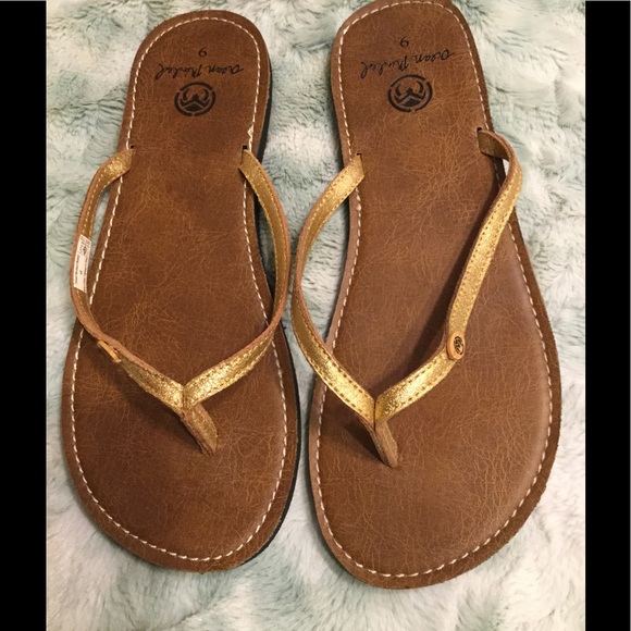 Shoes - NWOT. Sandals...flip flops...new