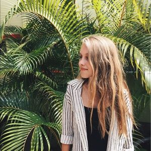 Meet your Posher, Claire