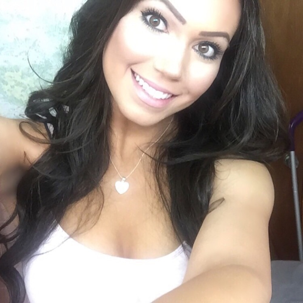 Meet your Posher, Dayna