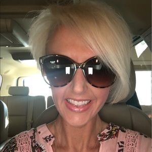 Meet your Posher, Melissa